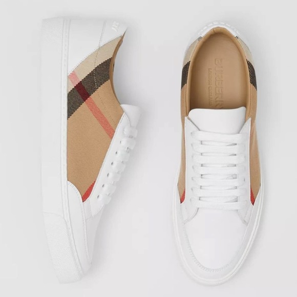 BURBERRY SNEAKERS - Picture 1 of 8